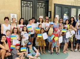 У Парижі випускникам дитячих курсів з української мови вручили сертифікати