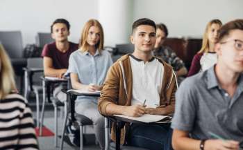 Освітян запрошують взяти участь в дискусії “Реформа старшої профільної школи: виклики й пріоритети” Освітян запрошують взяти участь в дискусії “Реформа старшої профільної школи: виклики й пріоритети”