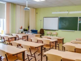 В Україні майже триста українських шкіл завершили навчальний рік 